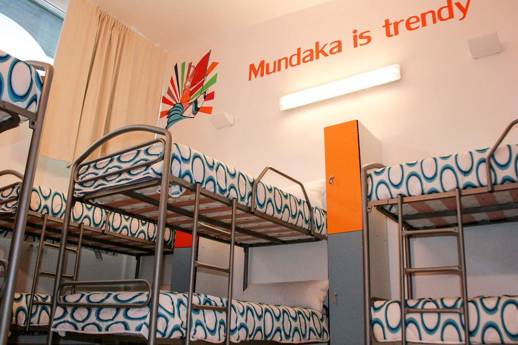 Mundaka Hostel & Sports Cafe Номер фото