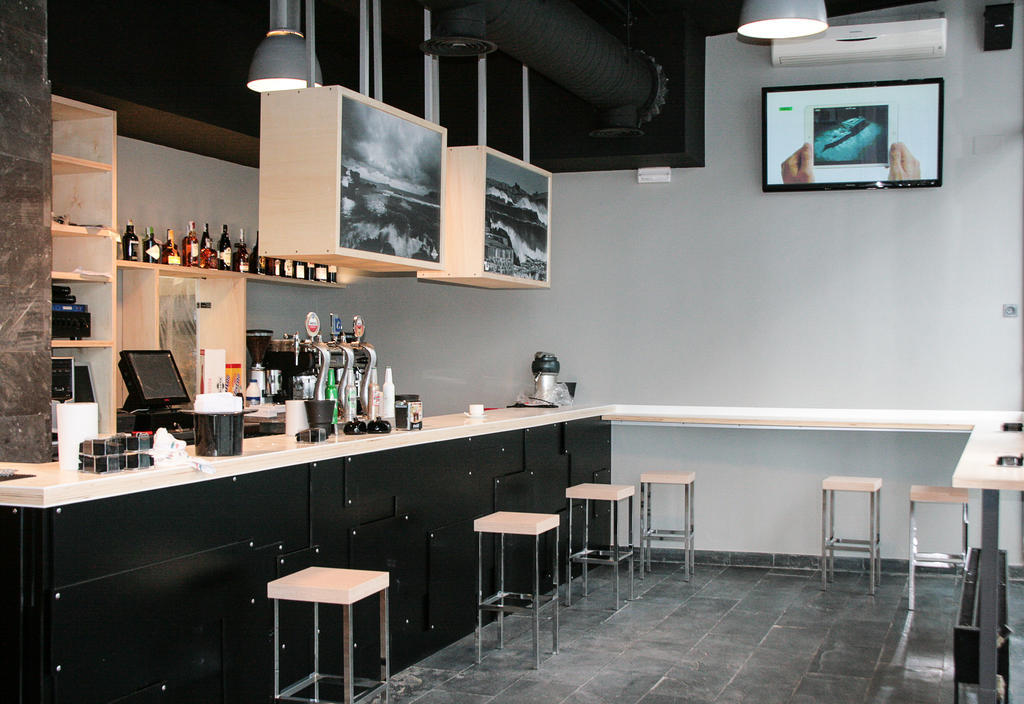 Mundaka Hostel & Sports Cafe Екстер'єр фото