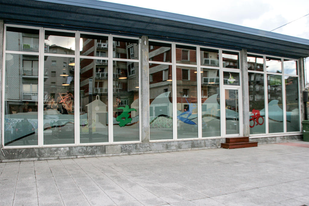 Mundaka Hostel & Sports Cafe Екстер'єр фото