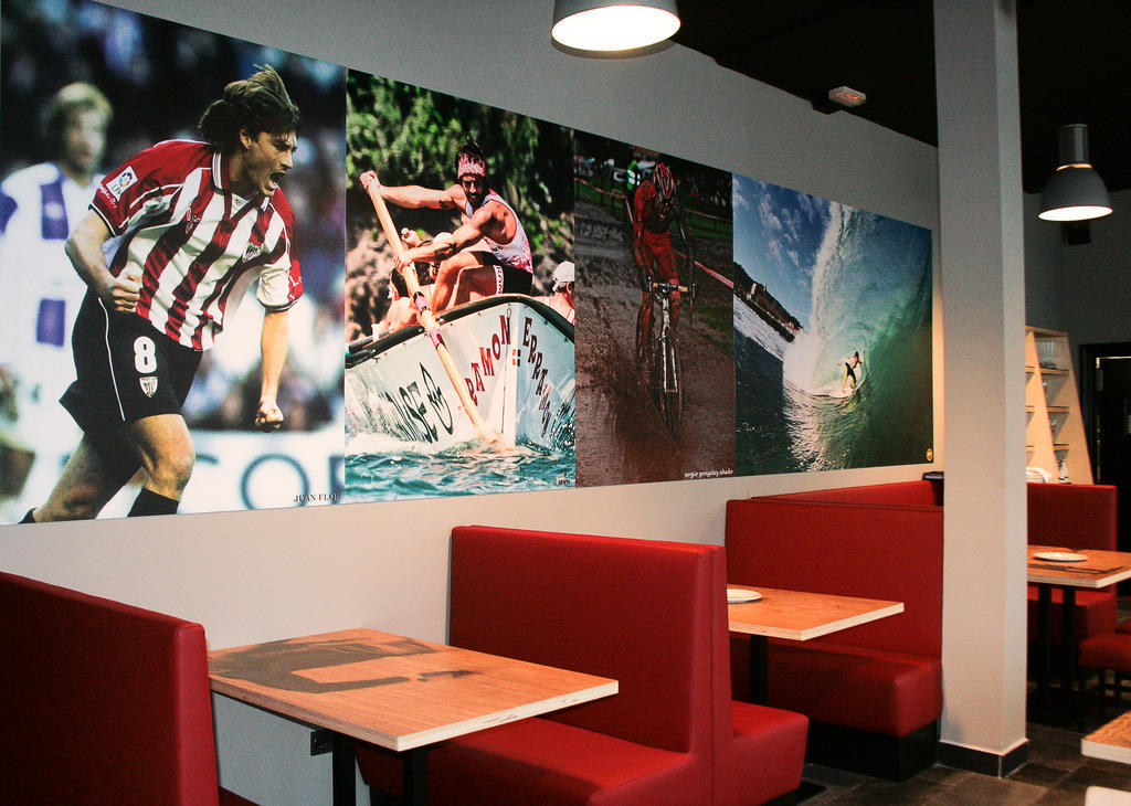 Mundaka Hostel & Sports Cafe Екстер'єр фото