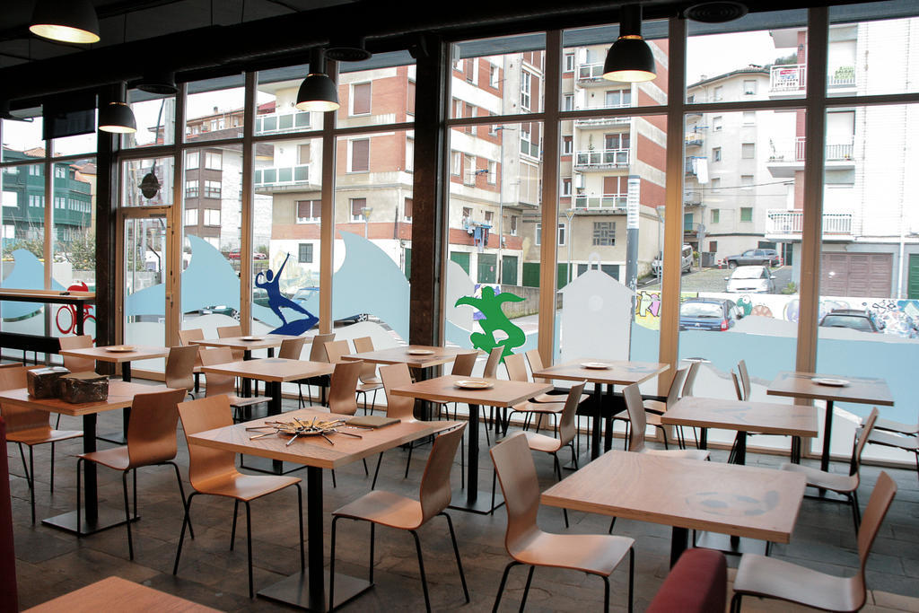 Mundaka Hostel & Sports Cafe Екстер'єр фото